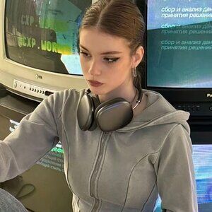 Meet your Posher, Abby